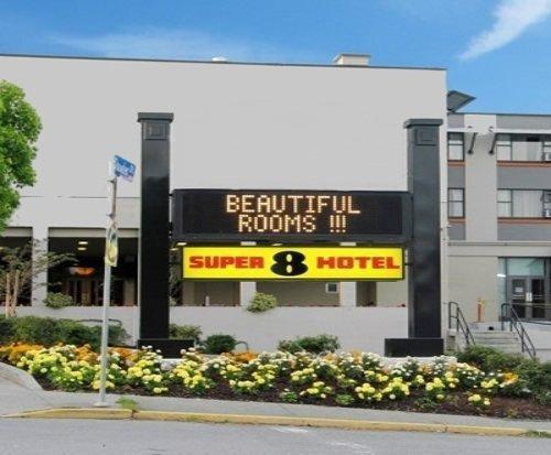 Super 8 Victoria Motel Exterior photo
